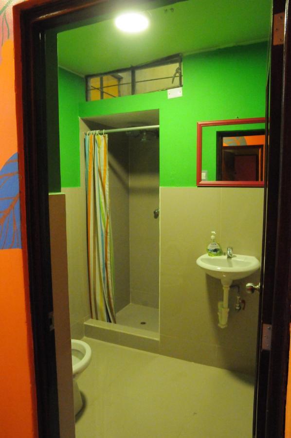Happy Tree Hostel Peru Lima Extérieur photo